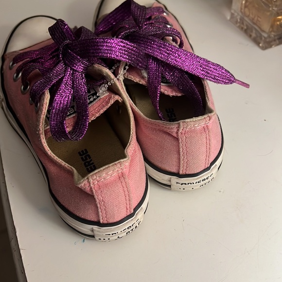 Converse - Picture 3 of 5